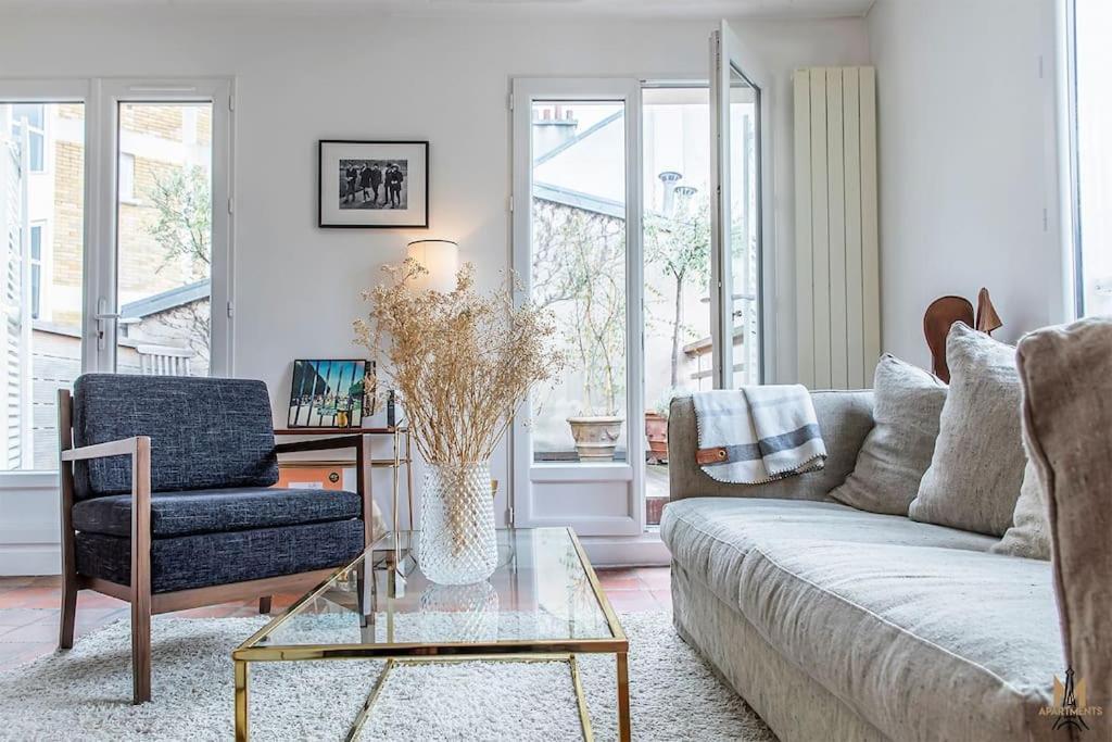 Montmartre, Patio! Sacre-coeur! Stylish Duplex! Paris