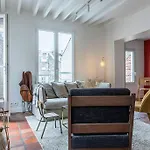 Montmartre, Patio! Sacre-Coeur! Stylish Duplex!