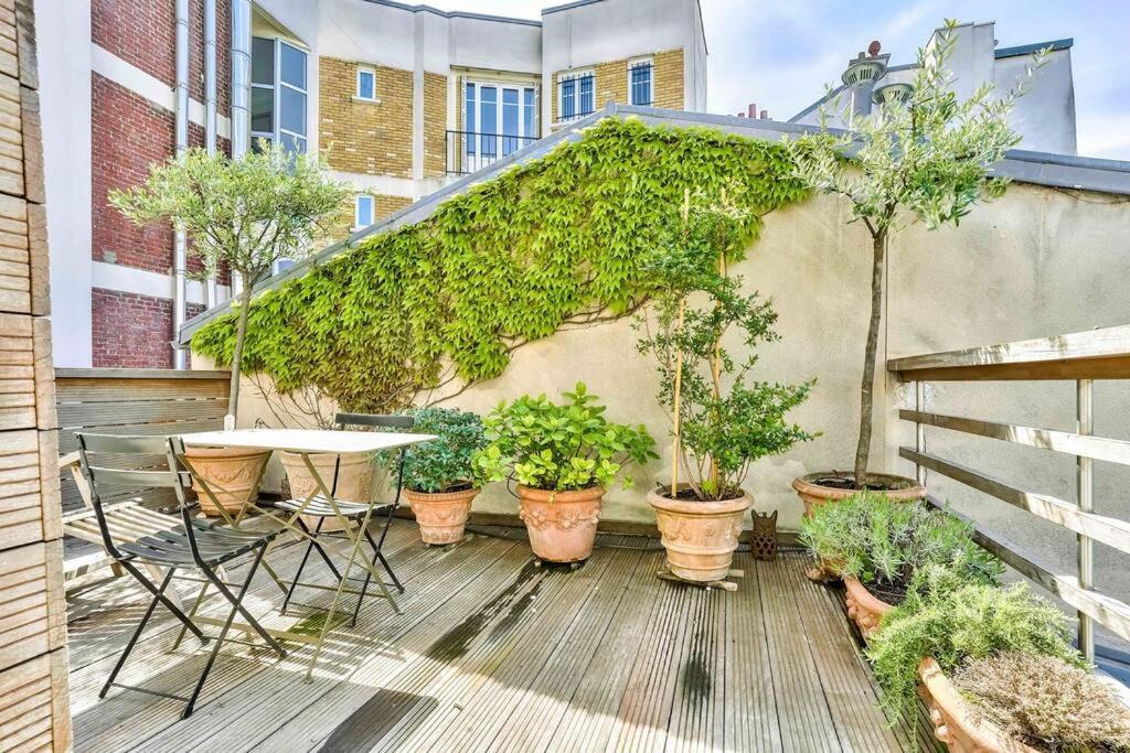 Montmartre, Patio! Sacre-coeur! Stylish Duplex! Apartment