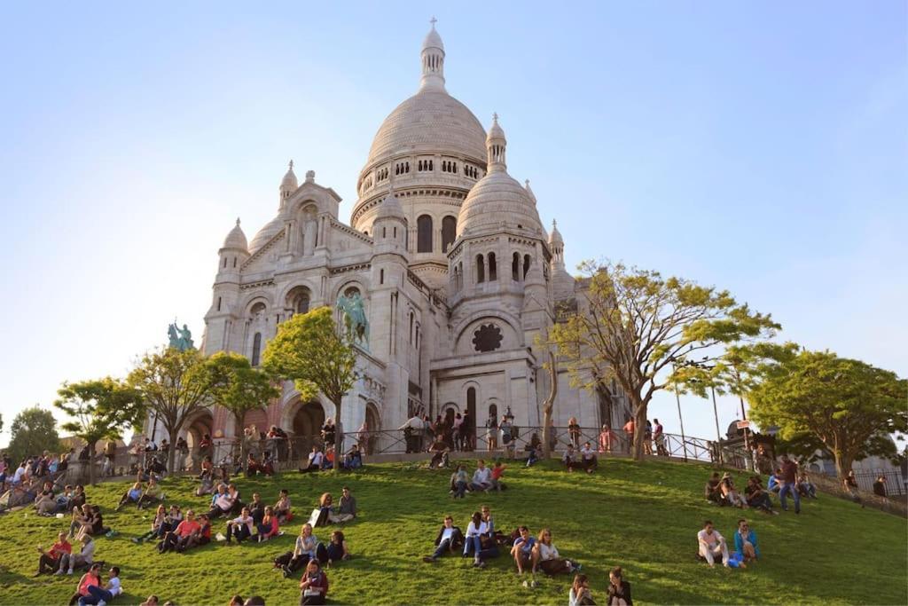 Montmartre, Patio! Sacre-coeur! Stylish Duplex! Apartment Paris