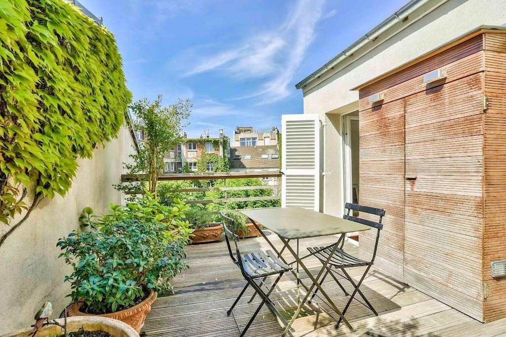 Apartment Montmartre, Patio! Sacre-coeur! Stylish Duplex!