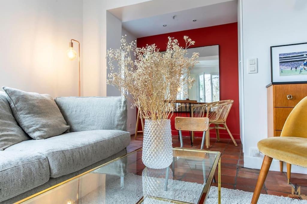 Apartment Montmartre, Patio! Sacre-coeur! Stylish Duplex! Paris