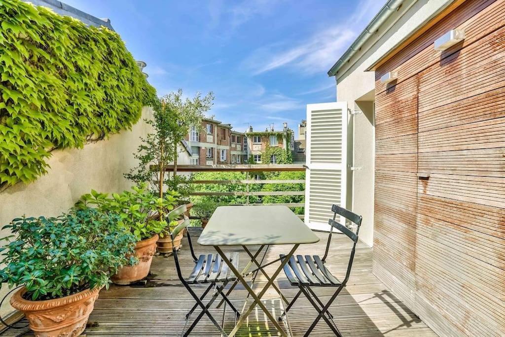 Montmartre, Patio! Sacre-coeur! Stylish Duplex! Apartment *
